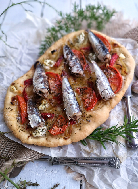 Coca de recapte con sardinas en aceite | Create Recipes | Recetas para  elaborar con tu Chefbot
