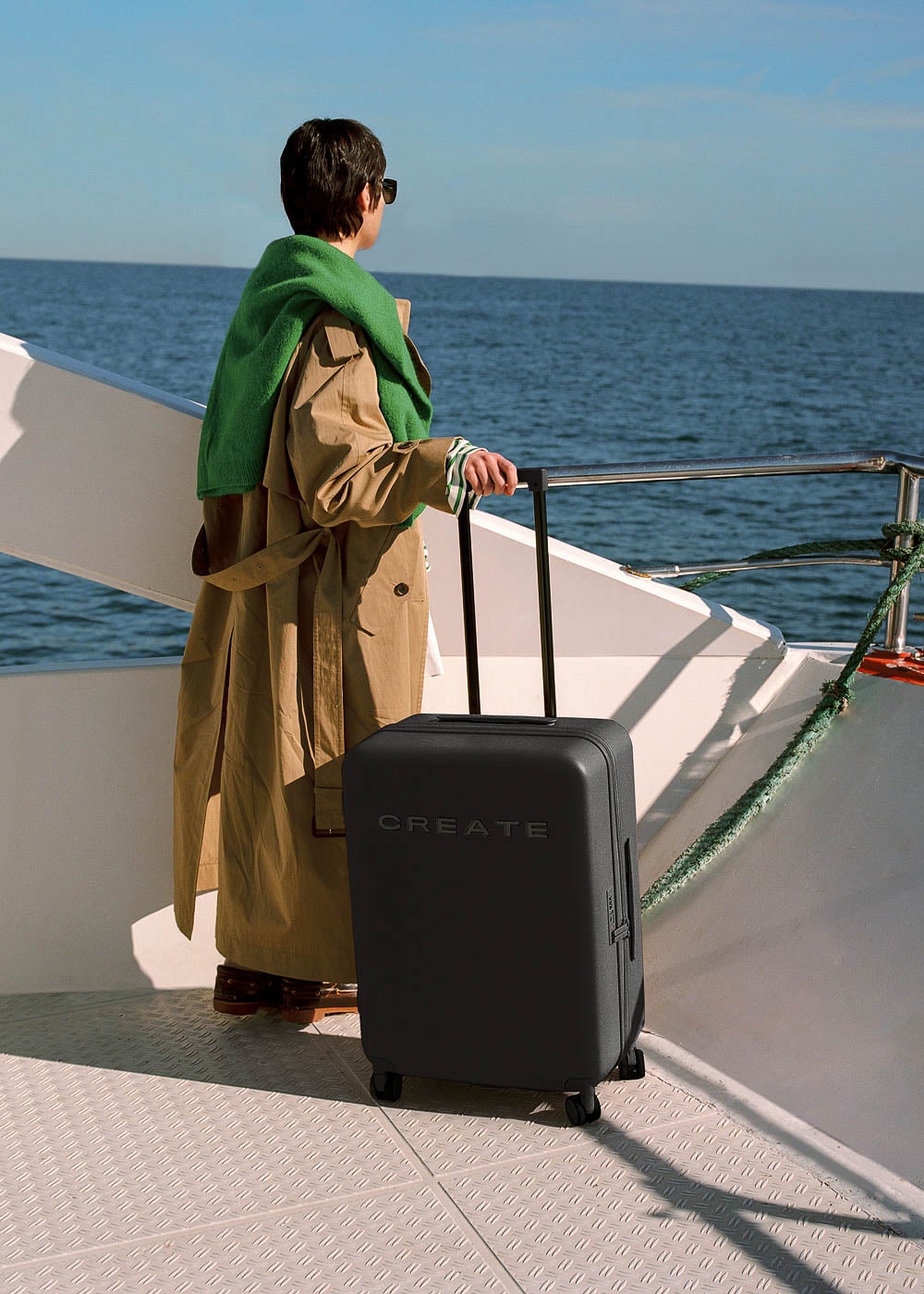 LUGGAGE STUDIO - Maleta Rígida De Policarbonato Con Candado TSA Y Ruedas Multidireccionales Negro