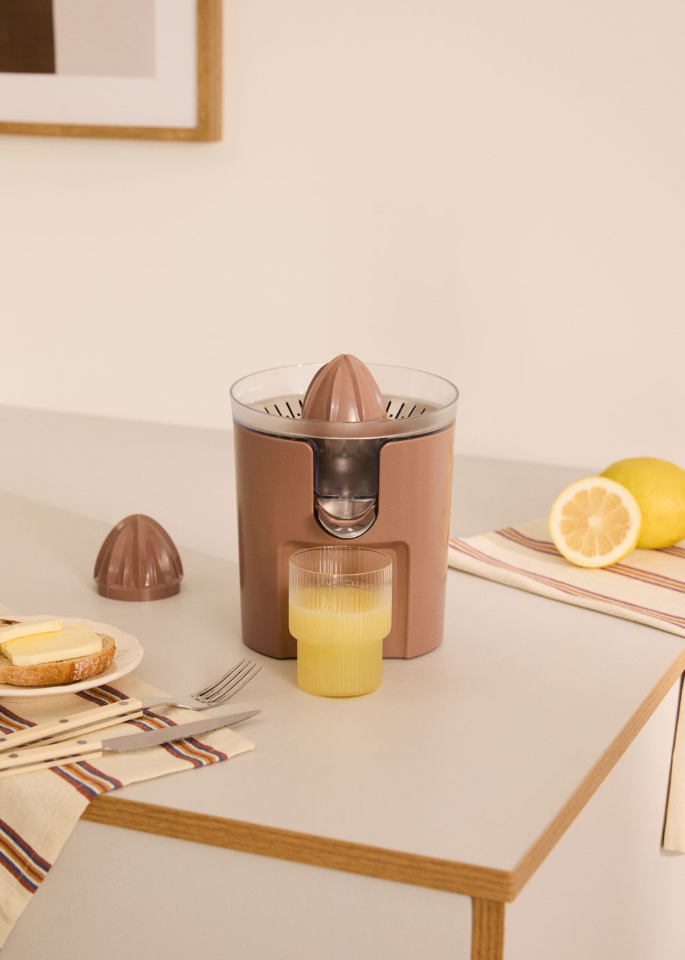 JUICER STUDIO - Exprimidor De Cítricos Eléctrico 100W Moca