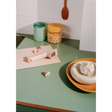 KITCHENWARE STUDIO - Presse-ail Sable