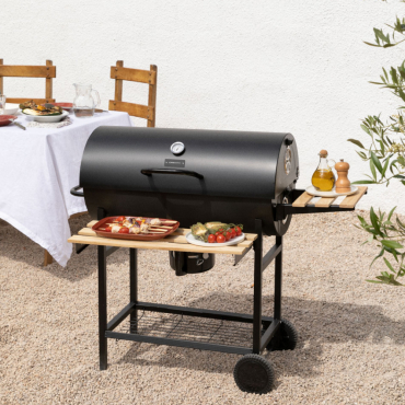 BBQ SMOKEY - Grill Z Wędzarnią Na Węgiel Drzewny Z Kółkami Czarny By CREATE