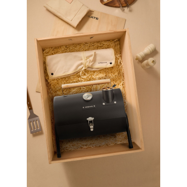 BBQ BOX - Zestaw Prezentowy Z Grillem Węglowym + Akcesoriami + Fartuchem Exclusive By CREATE