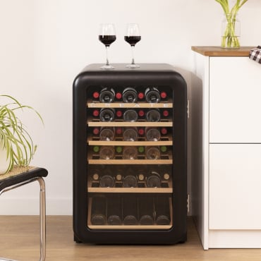 WINECOOLER RETRO - Refrigerador De Vinho Elétrico De Estilo Retro Para 12, 45 Ou 76 Garrafas Negro By CREATE