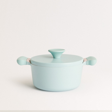 POT STUDIO - Cast aluminium pot with bakelite handle 20cm